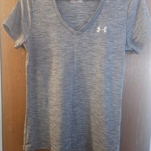 Under Armour Women's Heathered Gray V-Neck Tee